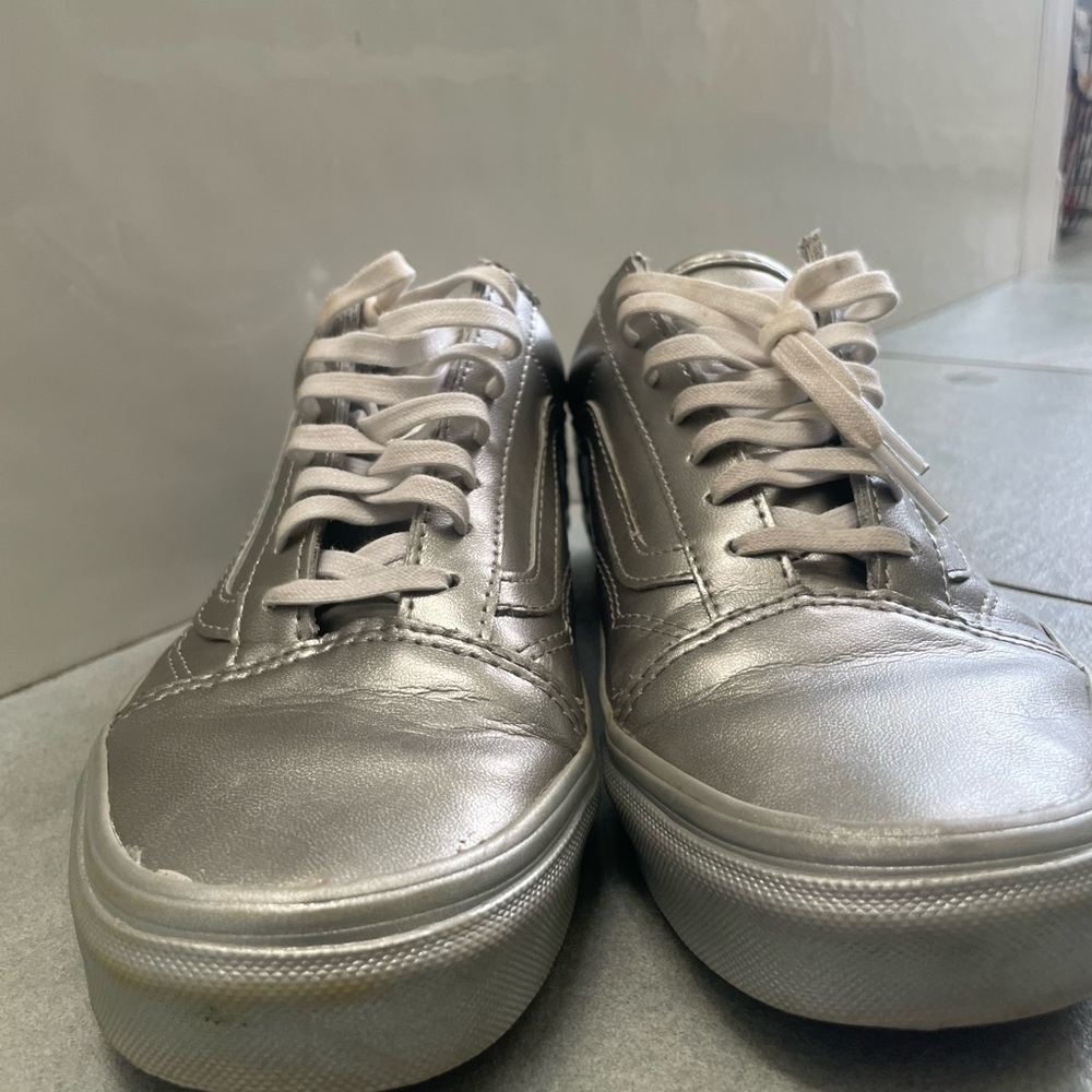 VANS SILVER SNEAKERS